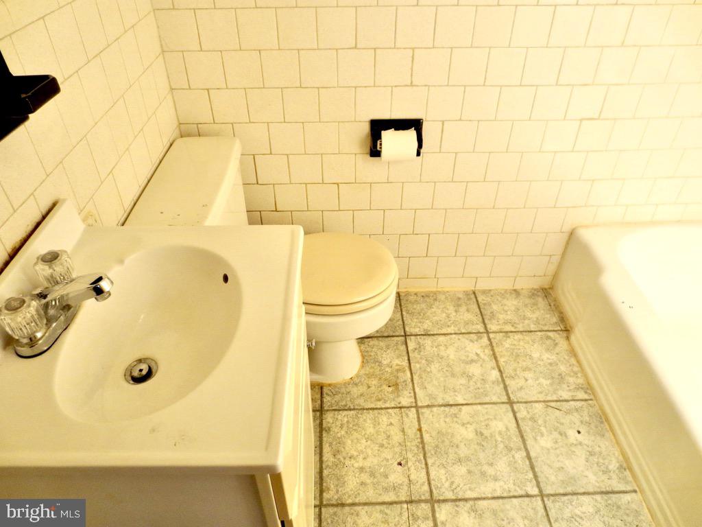 513 12TH ST NE #9, WASHINGTON, District Of Columbia 20002, 1 Bedroom Bedrooms, ,1 BathroomBathrooms,Residential,For sale,513 12TH ST NE #9,DCDC2145112 MLS # DCDC2145112