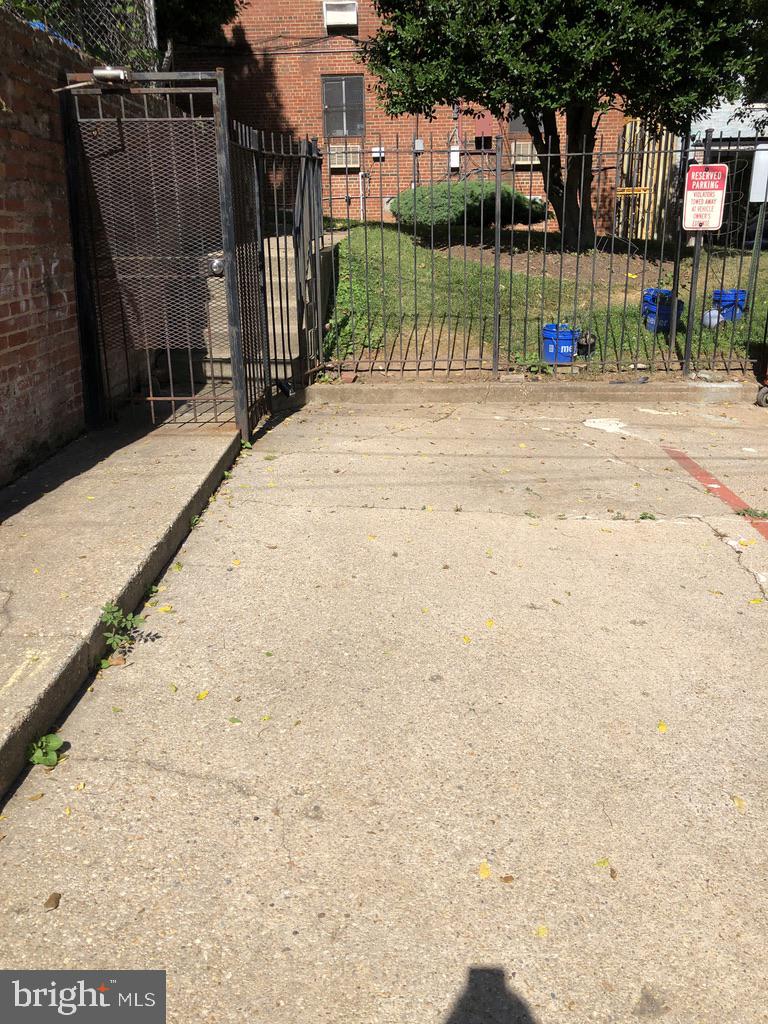513 12TH ST NE #9, WASHINGTON, District Of Columbia 20002, 1 Bedroom Bedrooms, ,1 BathroomBathrooms,Residential,For sale,513 12TH ST NE #9,DCDC2145112 MLS # DCDC2145112