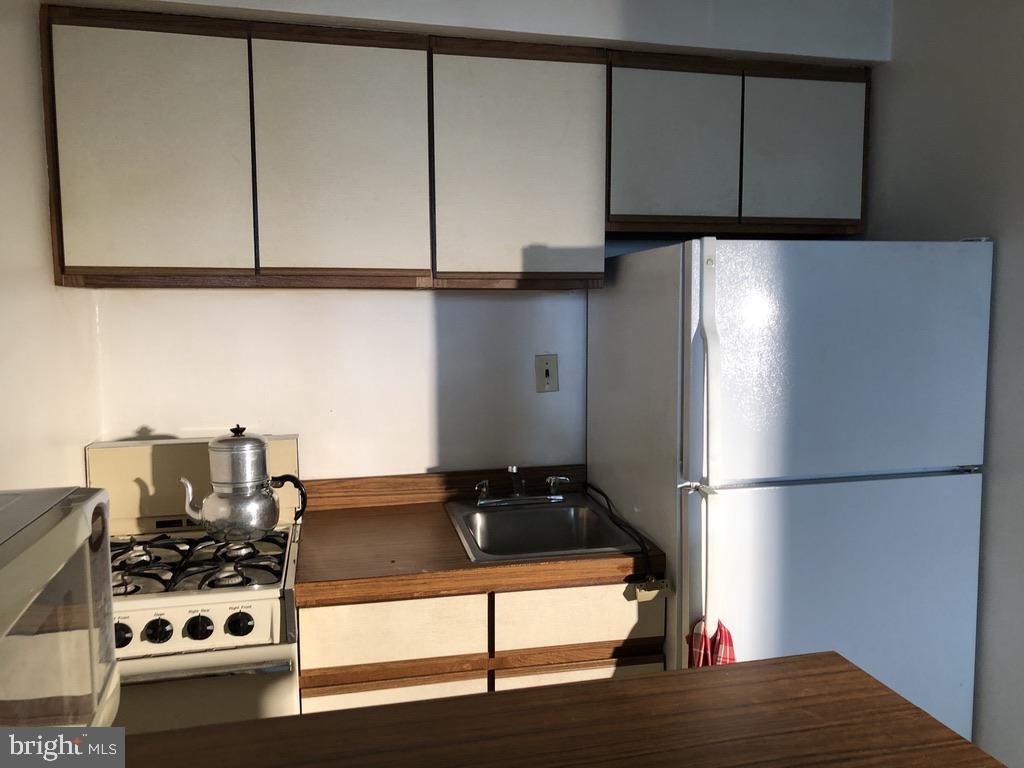 513 12TH ST NE #9, WASHINGTON, District Of Columbia 20002, 1 Bedroom Bedrooms, ,1 BathroomBathrooms,Residential,For sale,513 12TH ST NE #9,DCDC2145112 MLS # DCDC2145112