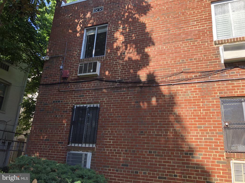 513 12TH ST NE #9, WASHINGTON, District Of Columbia 20002, 1 Bedroom Bedrooms, ,1 BathroomBathrooms,Residential,For sale,513 12TH ST NE #9,DCDC2145112 MLS # DCDC2145112