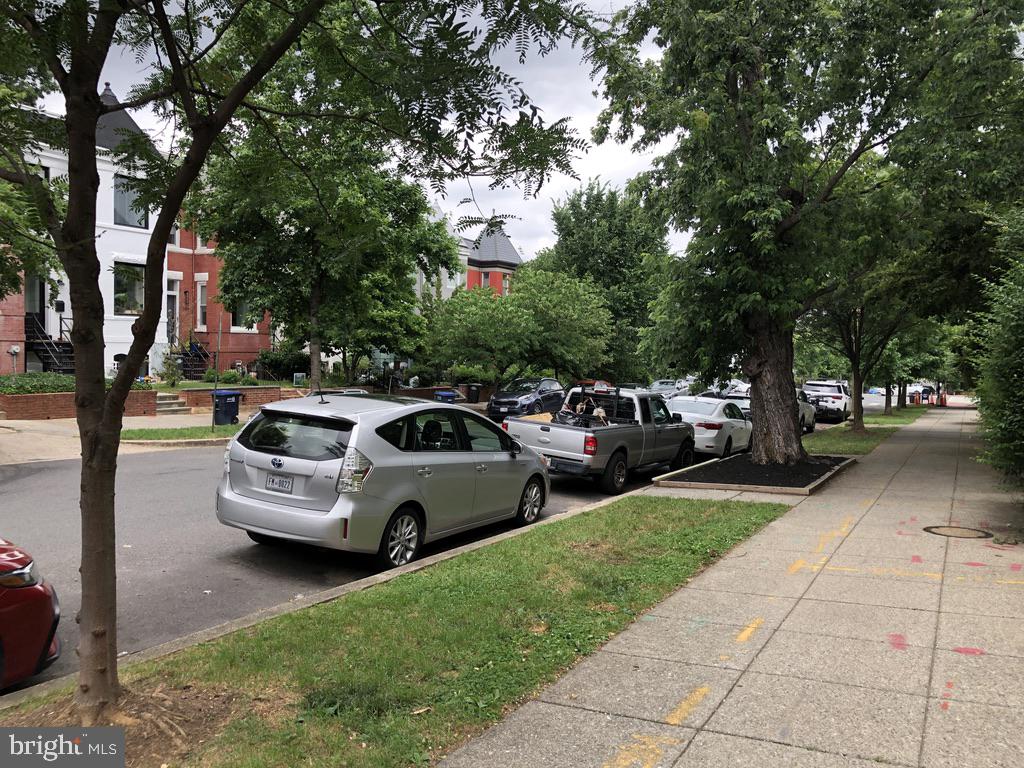 513 12TH ST NE #9, WASHINGTON, District Of Columbia 20002, 1 Bedroom Bedrooms, ,1 BathroomBathrooms,Residential,For sale,513 12TH ST NE #9,DCDC2145112 MLS # DCDC2145112