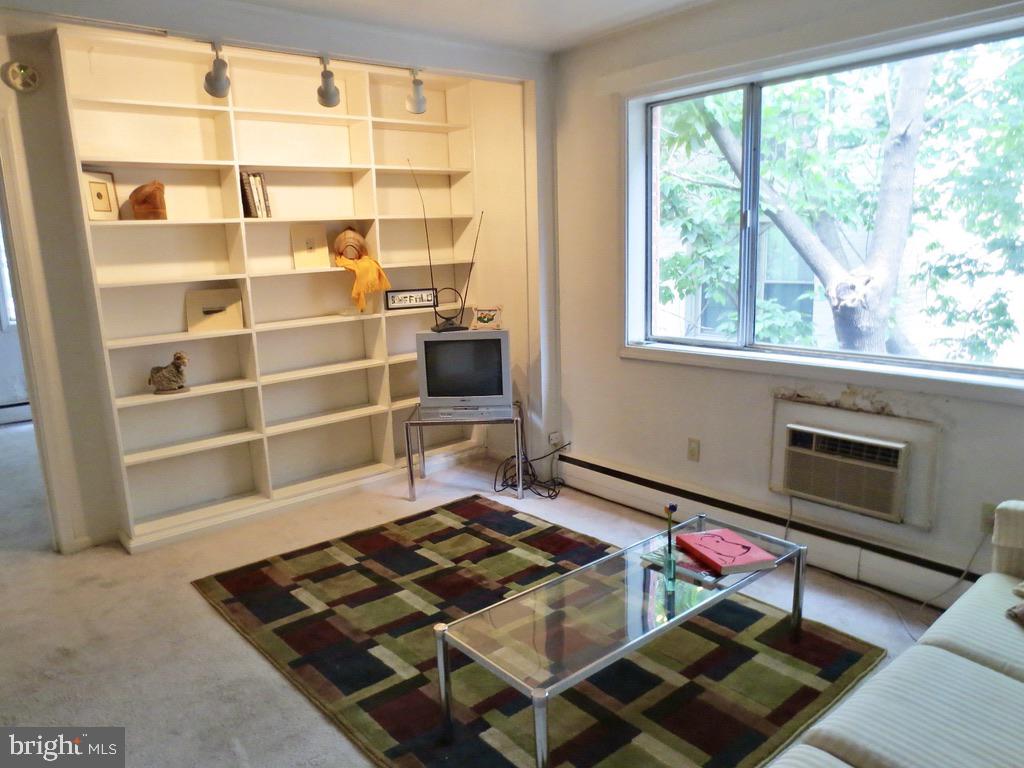 513 12TH ST NE #9, WASHINGTON, District Of Columbia 20002, 1 Bedroom Bedrooms, ,1 BathroomBathrooms,Residential,For sale,513 12TH ST NE #9,DCDC2145112 MLS # DCDC2145112