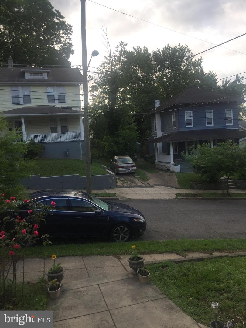 2906 25TH ST NE, WASHINGTON, District Of Columbia 20018, 5 Bedrooms Bedrooms, ,3 BathroomsBathrooms,Residential,For sale,2906 25TH ST NE,DCDC2145600 MLS # DCDC2145600