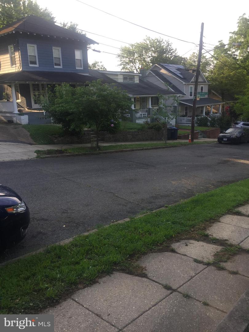 2906 25TH ST NE, WASHINGTON, District Of Columbia 20018, 5 Bedrooms Bedrooms, ,3 BathroomsBathrooms,Residential,For sale,2906 25TH ST NE,DCDC2145600 MLS # DCDC2145600