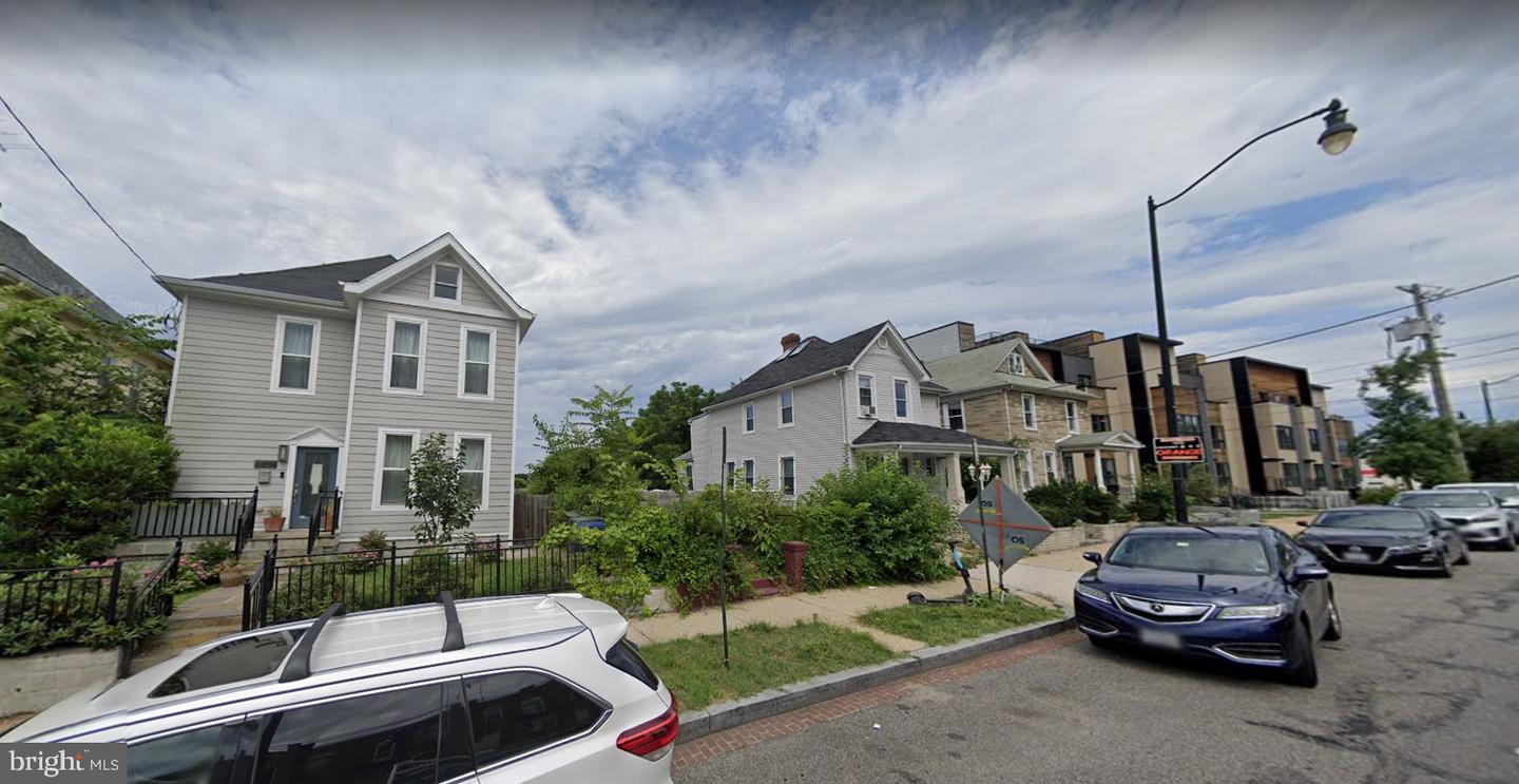 2710 12TH ST NE, WASHINGTON, District Of Columbia 20018, ,Residential,For sale,2710 12TH ST NE,DCDC2147074 MLS # DCDC2147074