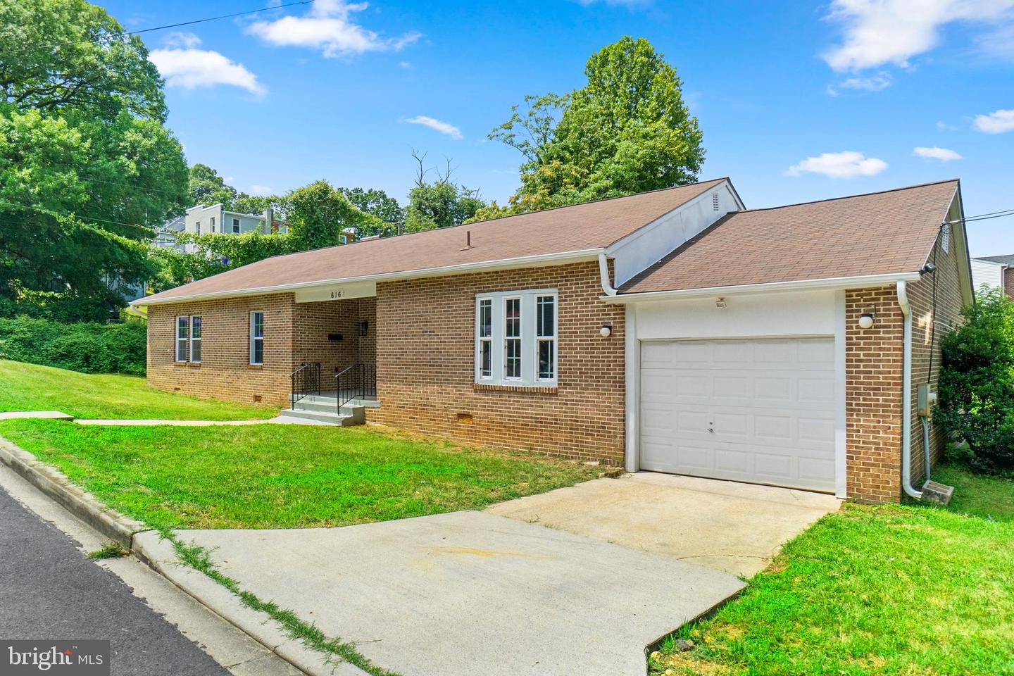 616 46TH ST NE, WASHINGTON, District Of Columbia 20019, 4 Bedrooms Bedrooms, ,2 BathroomsBathrooms,Residential,For sale,616 46TH ST NE,DCDC2147592 MLS # DCDC2147592