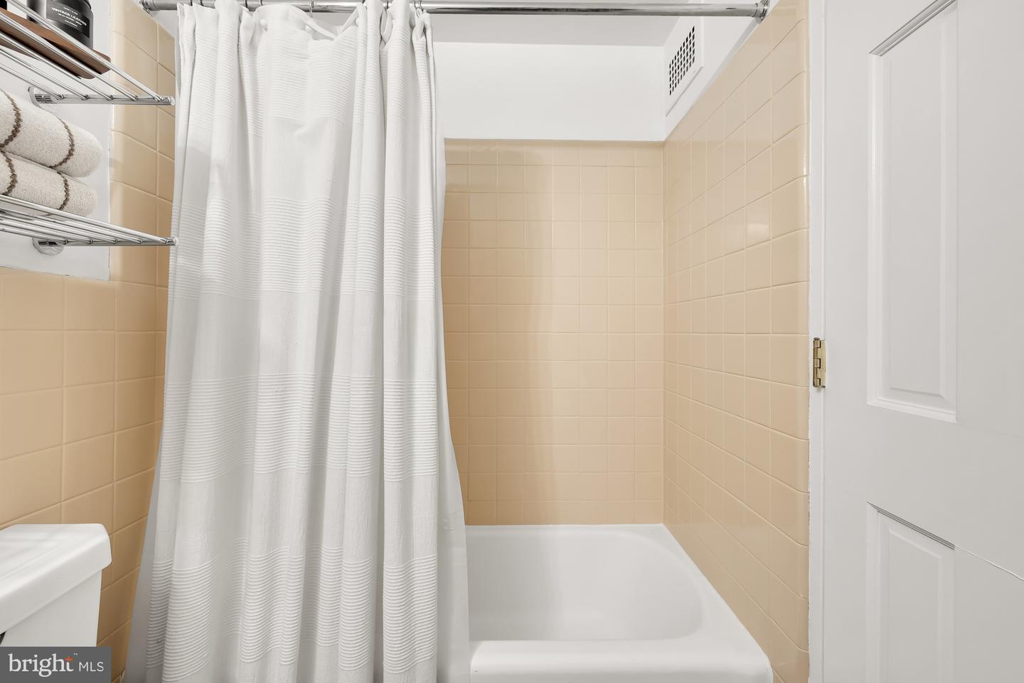 2475 VIRGINIA AVE NW #200/201, WASHINGTON, District Of Columbia 20037, 2 Bedrooms Bedrooms, ,2 BathroomsBathrooms,Residential,For sale,2475 VIRGINIA AVE NW #200/201,DCDC2147910 MLS # DCDC2147910