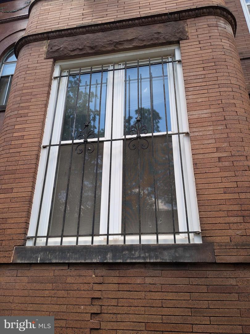 56 QUINCY PL NE, WASHINGTON, District Of Columbia 20002, 3 Bedrooms Bedrooms, 7 Rooms Rooms,1 BathroomBathrooms,Residential,For sale,56 QUINCY PL NE,DCDC2150950 MLS # DCDC2150950
