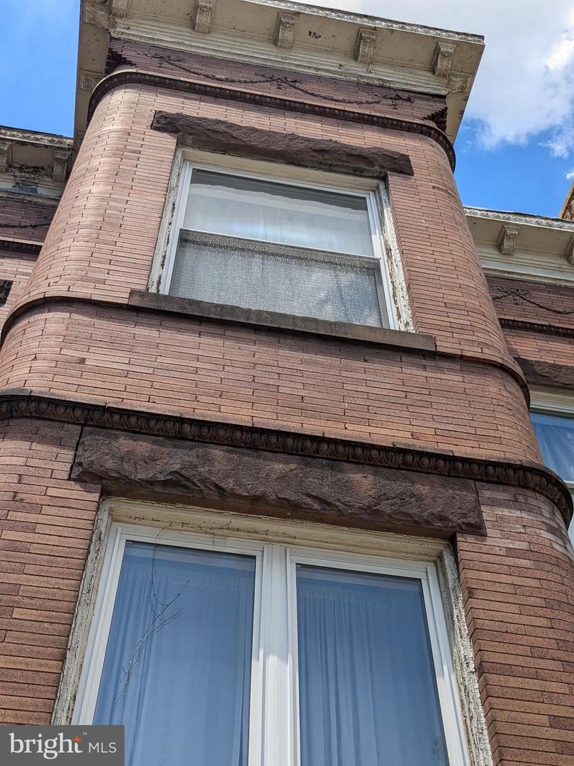56 QUINCY PL NE, WASHINGTON, District Of Columbia 20002, 3 Bedrooms Bedrooms, 7 Rooms Rooms,1 BathroomBathrooms,Residential,For sale,56 QUINCY PL NE,DCDC2150950 MLS # DCDC2150950