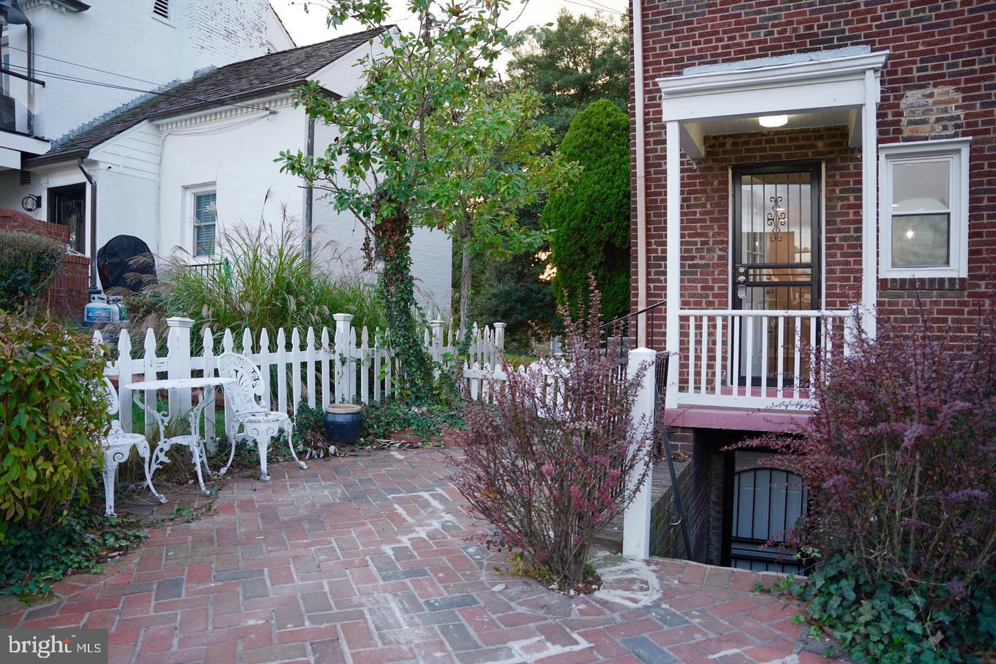 2112 BRANCH AVE SE, WASHINGTON, District Of Columbia 20020, 5 Bedrooms Bedrooms, ,2 BathroomsBathrooms,Residential,For sale,2112 BRANCH AVE SE,DCDC2151888 MLS # DCDC2151888