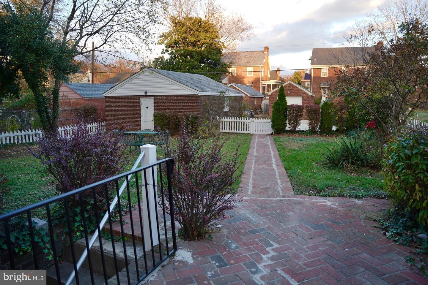 2112 BRANCH AVE SE, WASHINGTON, District Of Columbia 20020, 5 Bedrooms Bedrooms, ,2 BathroomsBathrooms,Residential,For sale,2112 BRANCH AVE SE,DCDC2151888 MLS # DCDC2151888