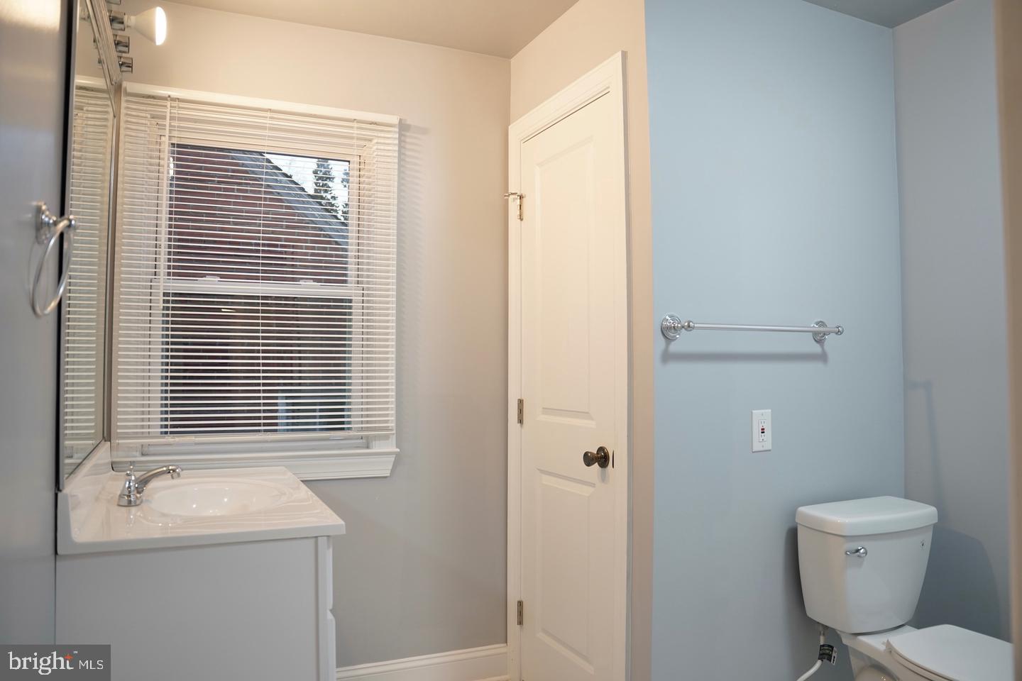 2112 BRANCH AVE SE, WASHINGTON, District Of Columbia 20020, 5 Bedrooms Bedrooms, ,2 BathroomsBathrooms,Residential,For sale,2112 BRANCH AVE SE,DCDC2151888 MLS # DCDC2151888