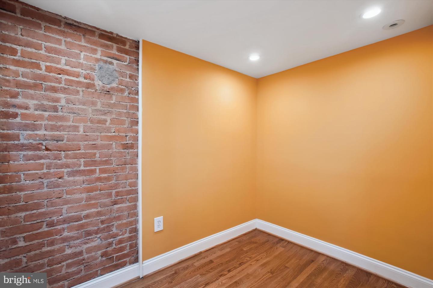 903 11TH ST SE, WASHINGTON, District Of Columbia 20003, 3 Bedrooms Bedrooms, ,2 BathroomsBathrooms,Residential,For sale,903 11TH ST SE,DCDC2152290 MLS # DCDC2152290