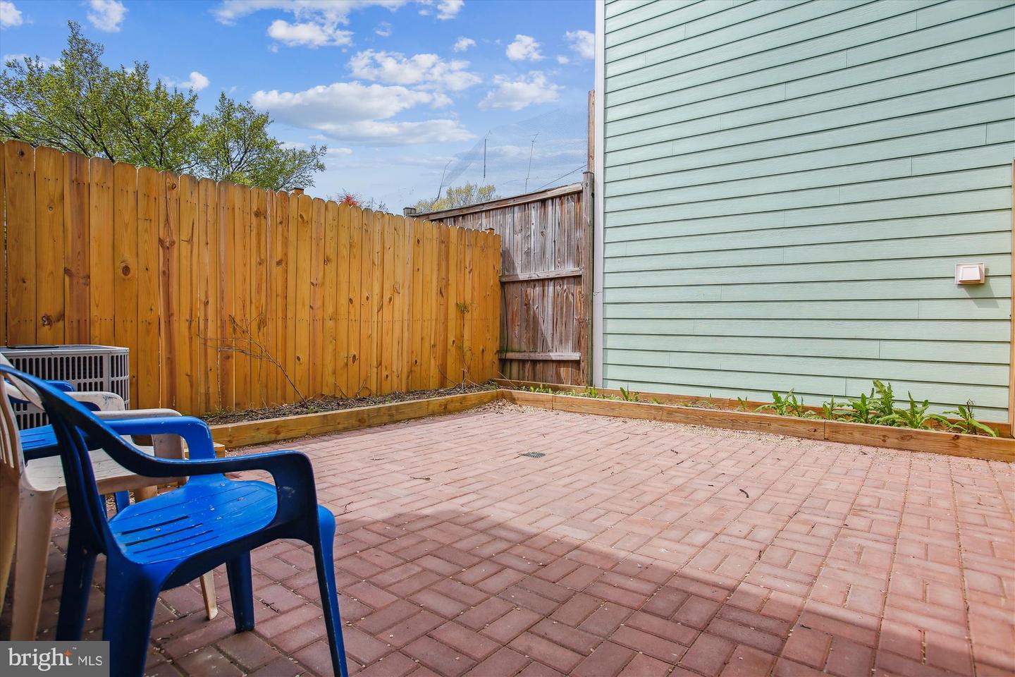903 11TH ST SE, WASHINGTON, District Of Columbia 20003, 3 Bedrooms Bedrooms, ,2 BathroomsBathrooms,Residential,For sale,903 11TH ST SE,DCDC2152290 MLS # DCDC2152290
