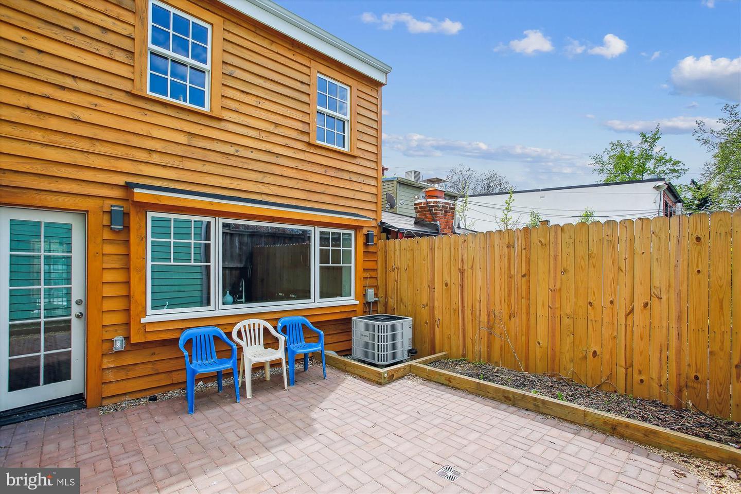 903 11TH ST SE, WASHINGTON, District Of Columbia 20003, 3 Bedrooms Bedrooms, ,2 BathroomsBathrooms,Residential,For sale,903 11TH ST SE,DCDC2152290 MLS # DCDC2152290