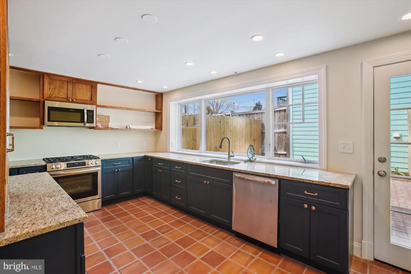 903 11TH ST SE, WASHINGTON, District Of Columbia 20003, 3 Bedrooms Bedrooms, ,2 BathroomsBathrooms,Residential,For sale,903 11TH ST SE,DCDC2152290 MLS # DCDC2152290