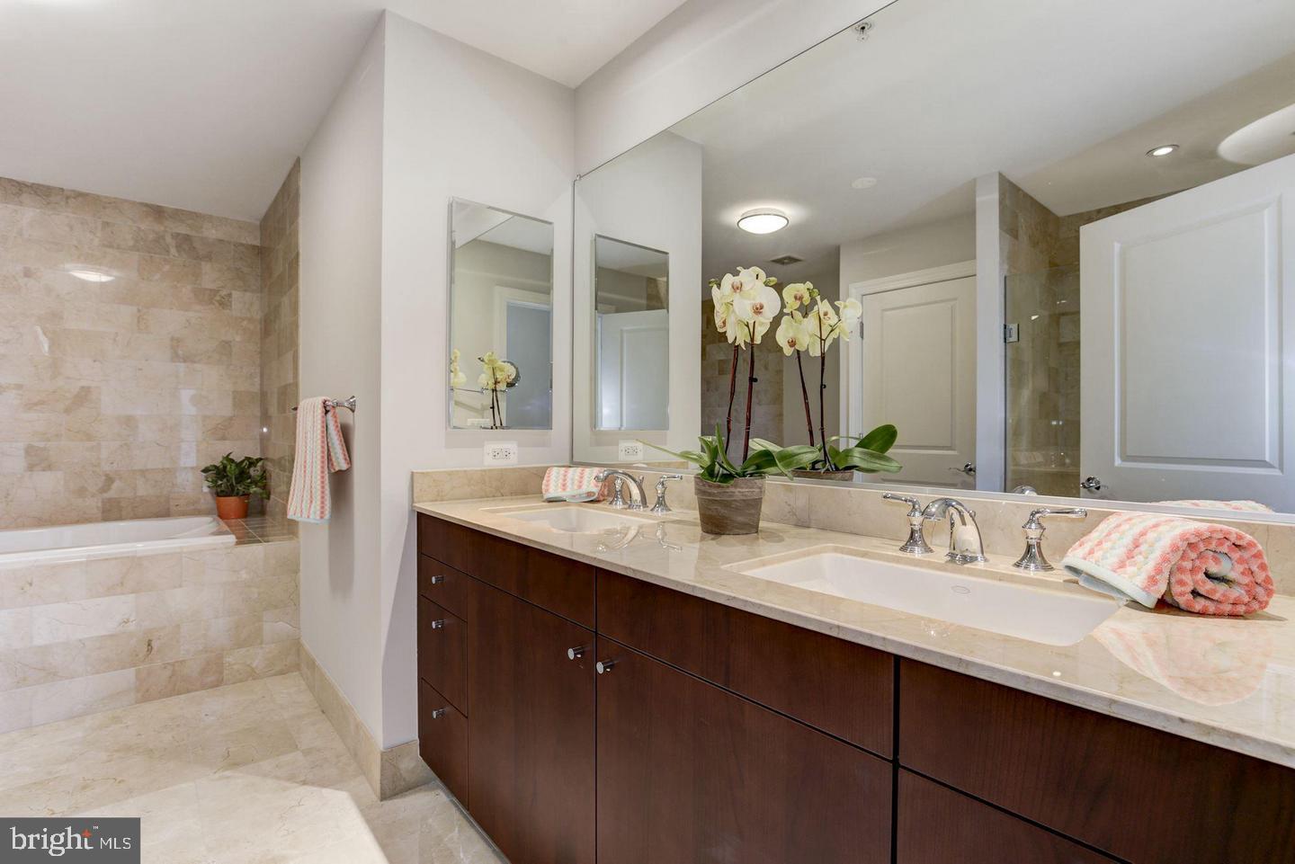 2425 L ST NW #730, WASHINGTON, District Of Columbia 20037, 2 Bedrooms Bedrooms, ,2 BathroomsBathrooms,Residential,For sale,2425 L ST NW #730,DCDC2152500 MLS # DCDC2152500