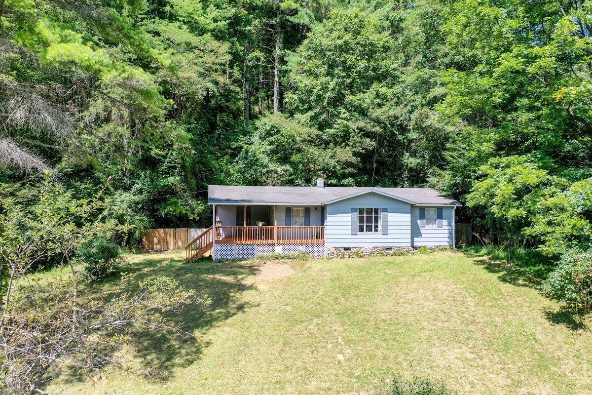 2063 PEDLAR RIVER RD, VESUVIUS, Virginia 24483, 3 Bedrooms Bedrooms, ,1 BathroomBathrooms,Residential,2063 PEDLAR RIVER RD,656202 MLS # 656202