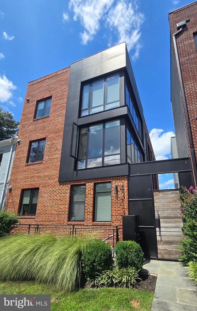 4343 HARRISON ST NW #6, WASHINGTON, District Of Columbia 20015, 2 Bedrooms Bedrooms, ,2 BathroomsBathrooms,Residential,For sale,4343 HARRISON ST NW #6,DCDC2153442 MLS # DCDC2153442
