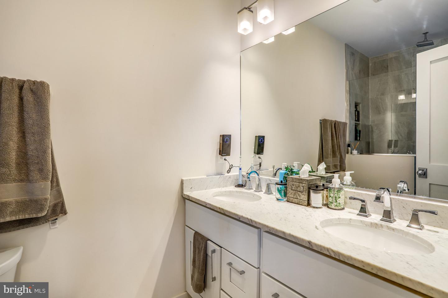 4343 HARRISON ST NW #6, WASHINGTON, District Of Columbia 20015, 2 Bedrooms Bedrooms, ,2 BathroomsBathrooms,Residential,For sale,4343 HARRISON ST NW #6,DCDC2153442 MLS # DCDC2153442
