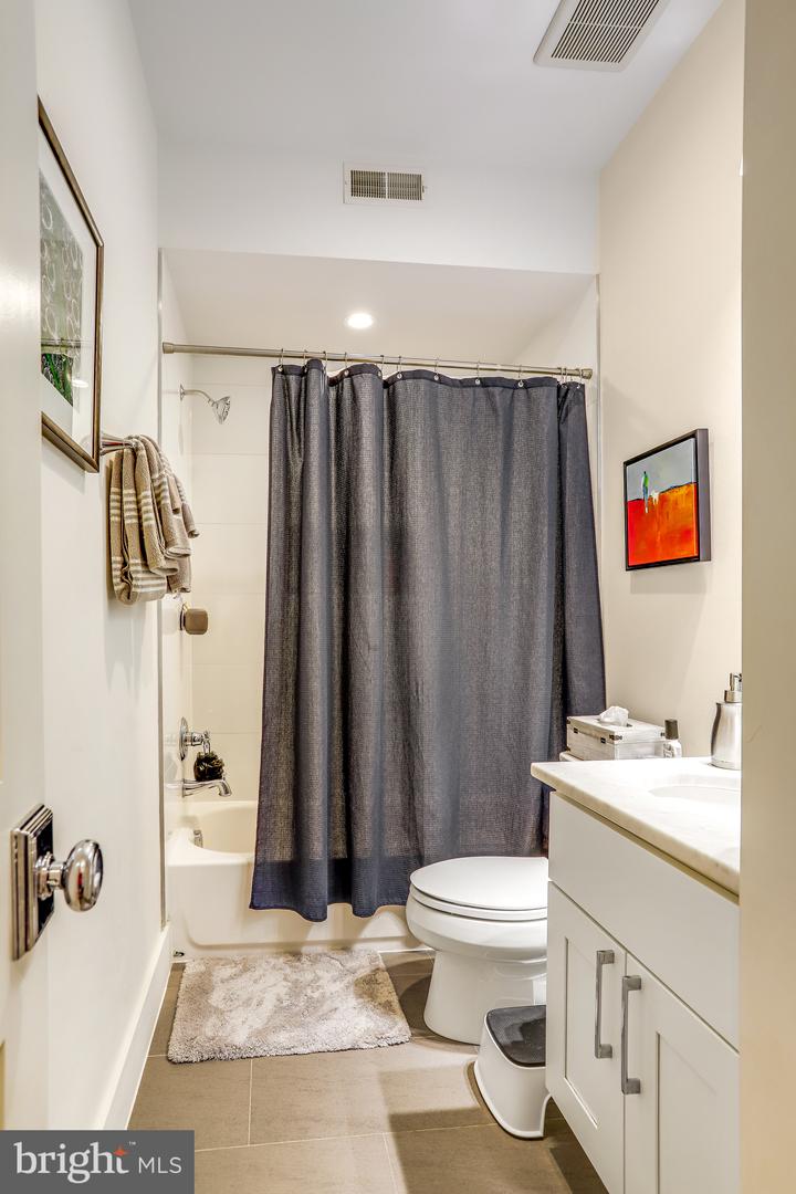 4343 HARRISON ST NW #6, WASHINGTON, District Of Columbia 20015, 2 Bedrooms Bedrooms, ,2 BathroomsBathrooms,Residential,For sale,4343 HARRISON ST NW #6,DCDC2153442 MLS # DCDC2153442