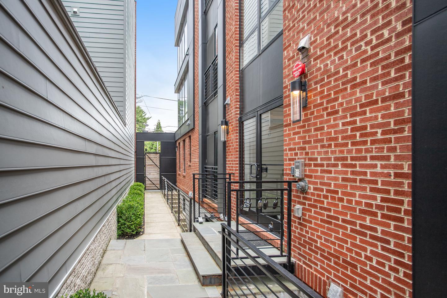 4343 HARRISON ST NW #6, WASHINGTON, District Of Columbia 20015, 2 Bedrooms Bedrooms, ,2 BathroomsBathrooms,Residential,For sale,4343 HARRISON ST NW #6,DCDC2153442 MLS # DCDC2153442