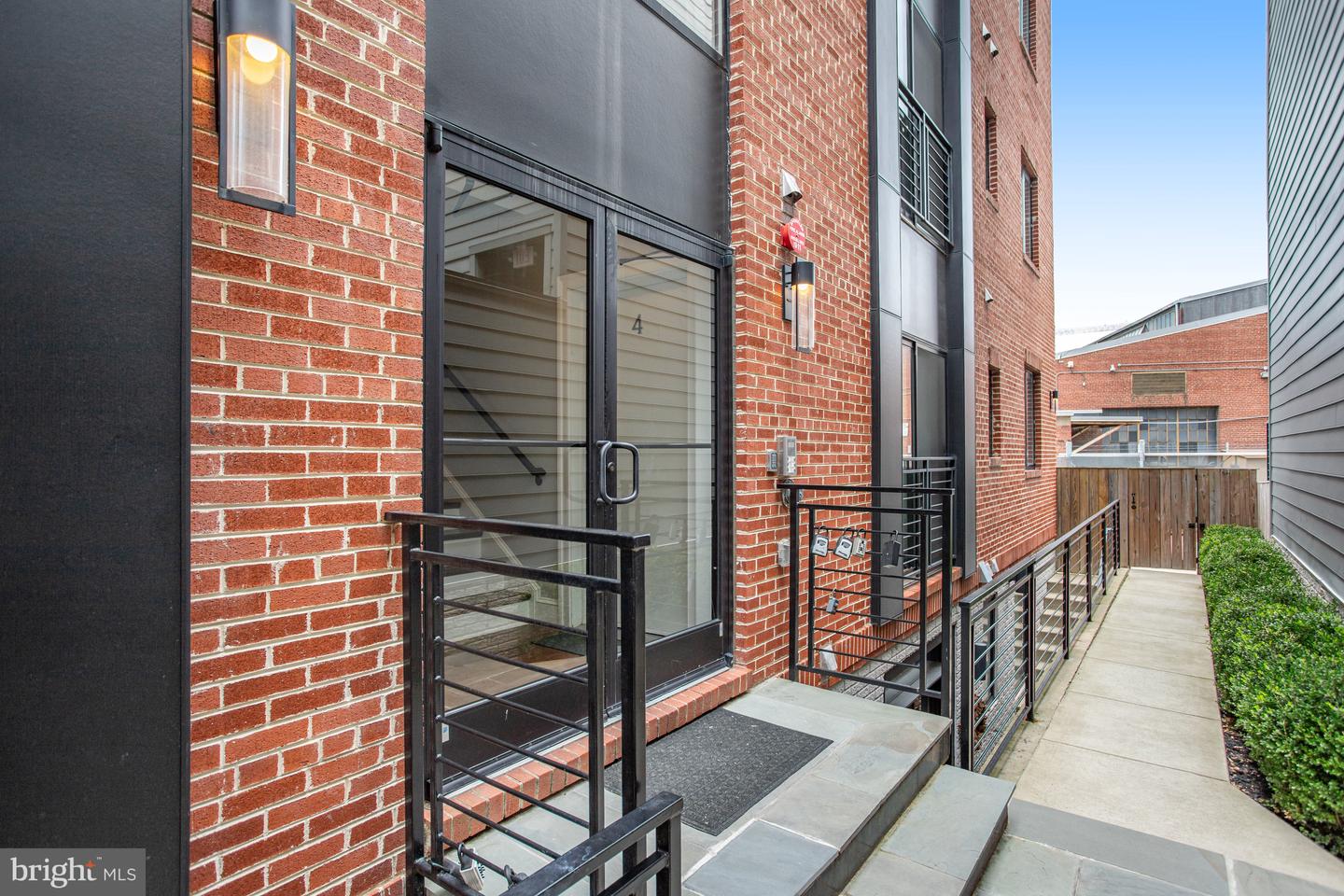 4343 HARRISON ST NW #6, WASHINGTON, District Of Columbia 20015, 2 Bedrooms Bedrooms, ,2 BathroomsBathrooms,Residential,For sale,4343 HARRISON ST NW #6,DCDC2153442 MLS # DCDC2153442