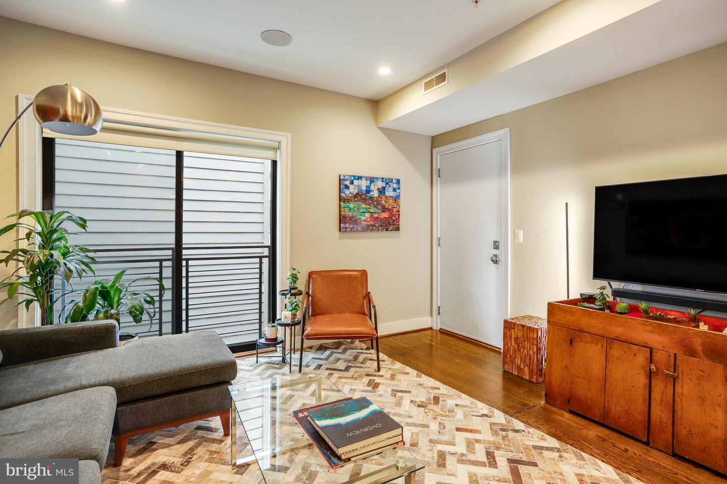 4343 HARRISON ST NW #6, WASHINGTON, District Of Columbia 20015, 2 Bedrooms Bedrooms, ,2 BathroomsBathrooms,Residential,For sale,4343 HARRISON ST NW #6,DCDC2153442 MLS # DCDC2153442