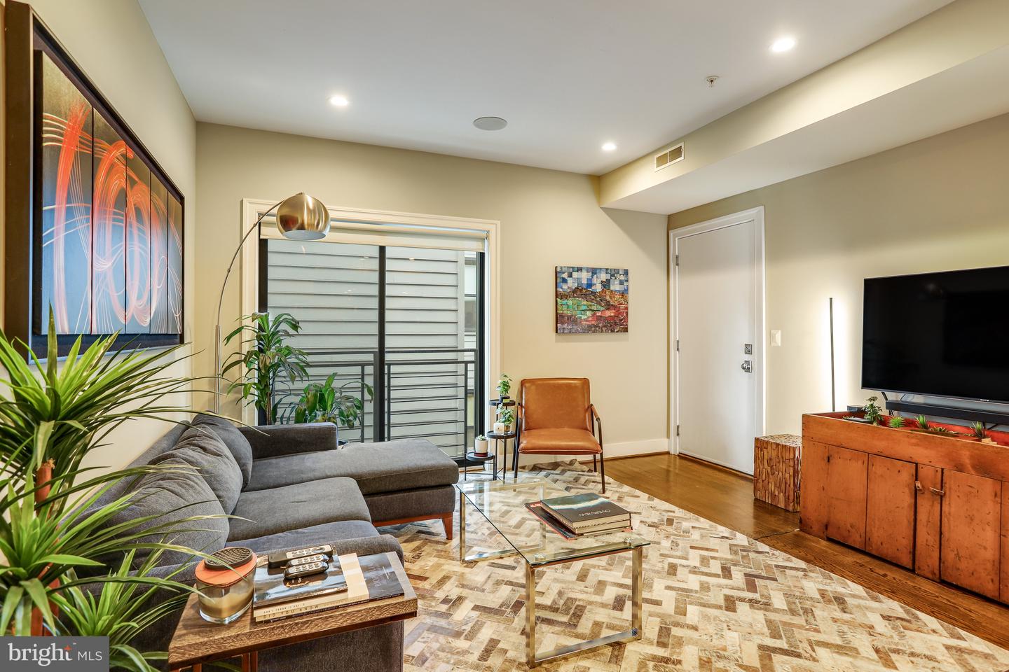 4343 HARRISON ST NW #6, WASHINGTON, District Of Columbia 20015, 2 Bedrooms Bedrooms, ,2 BathroomsBathrooms,Residential,For sale,4343 HARRISON ST NW #6,DCDC2153442 MLS # DCDC2153442