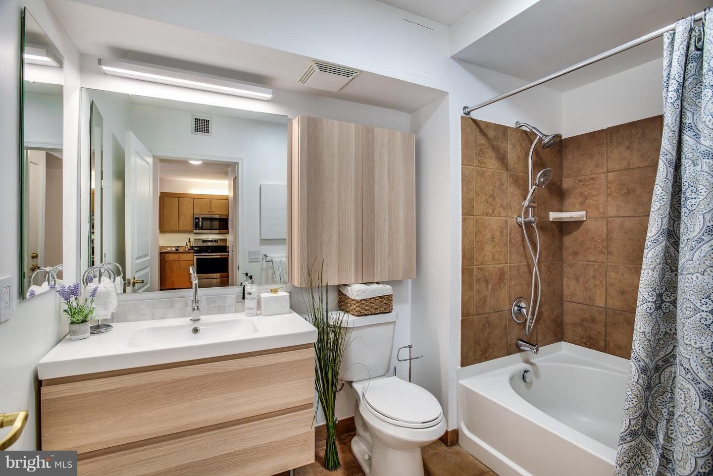 631 D ST NW #430, WASHINGTON, District Of Columbia 20004, 1 Bedroom Bedrooms, ,1 BathroomBathrooms,Residential,For sale,631 D ST NW #430,DCDC2153486 MLS # DCDC2153486