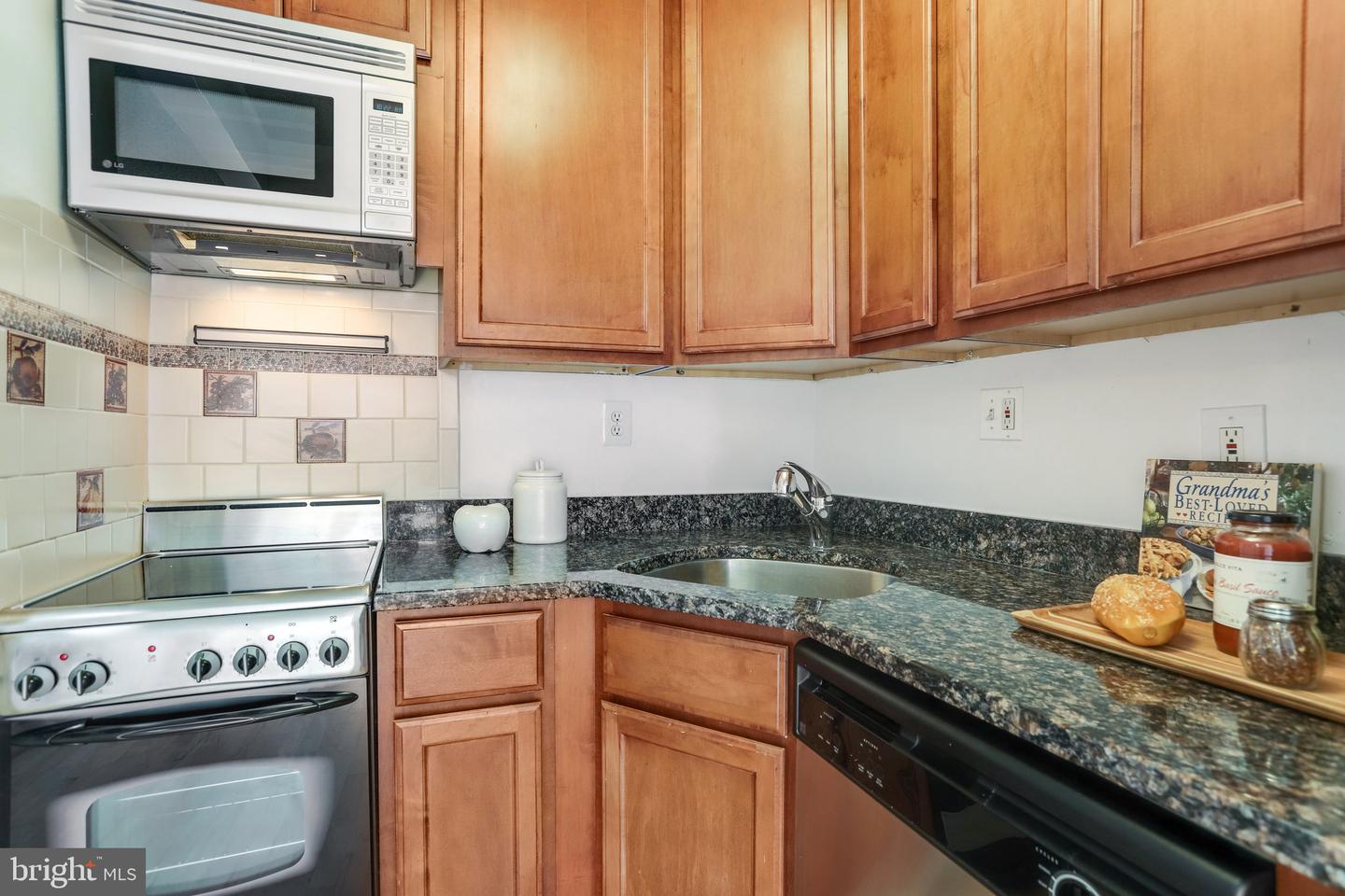 1239 VERMONT AVE NW #410, WASHINGTON, District Of Columbia 20005, 1 Bedroom Bedrooms, ,1 BathroomBathrooms,Residential,For sale,1239 VERMONT AVE NW #410,DCDC2154510 MLS # DCDC2154510
