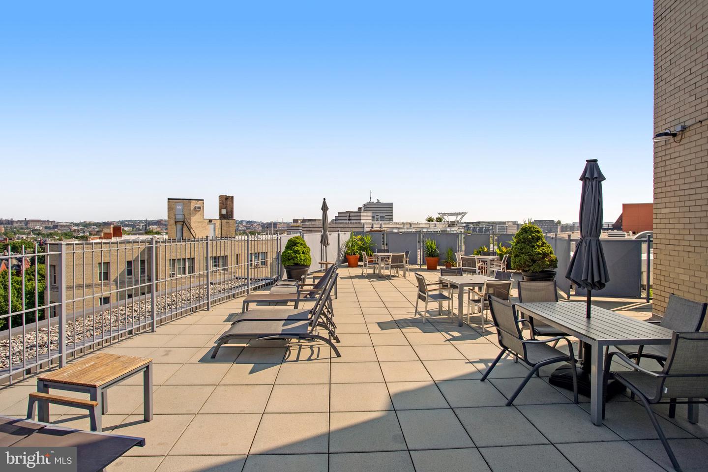 1239 VERMONT AVE NW #410, WASHINGTON, District Of Columbia 20005, 1 Bedroom Bedrooms, ,1 BathroomBathrooms,Residential,For sale,1239 VERMONT AVE NW #410,DCDC2154510 MLS # DCDC2154510