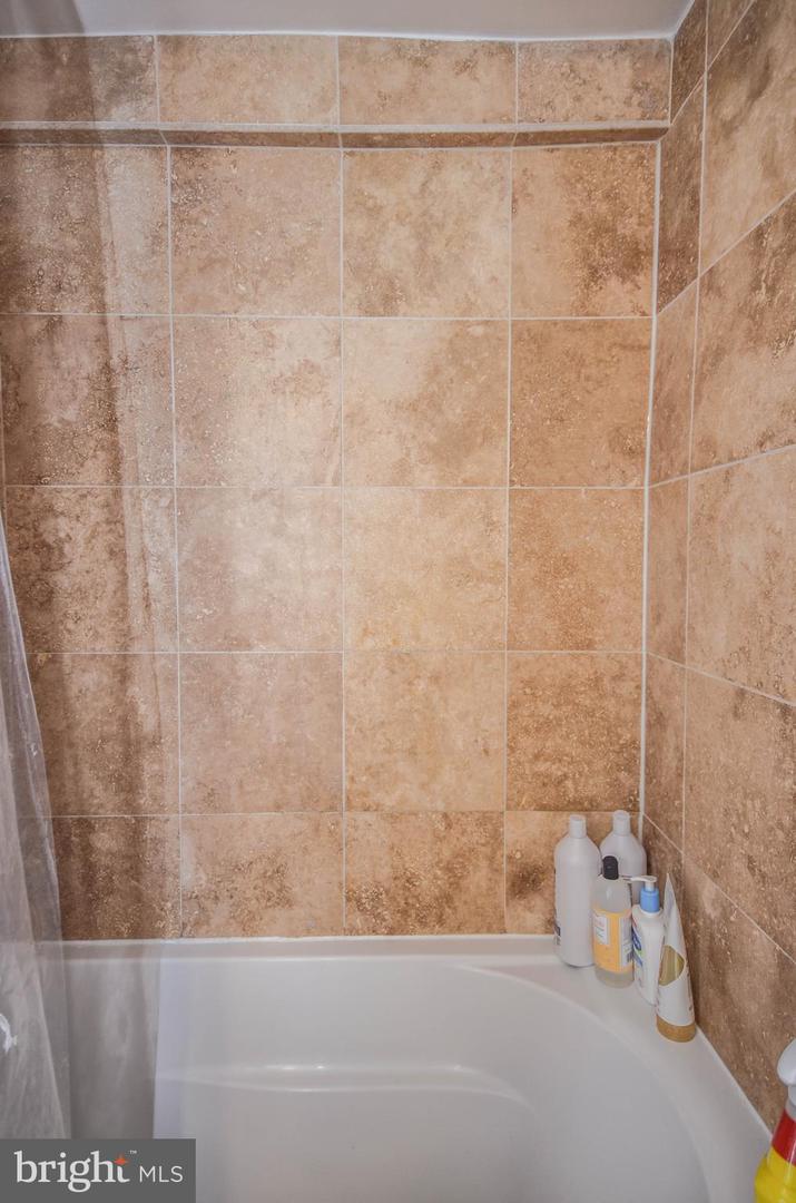 1108 COLUMBIA RD NW #102, WASHINGTON, District Of Columbia 20009, 2 Bedrooms Bedrooms, ,1 BathroomBathrooms,Residential,For sale,1108 COLUMBIA RD NW #102,DCDC2154548 MLS # DCDC2154548