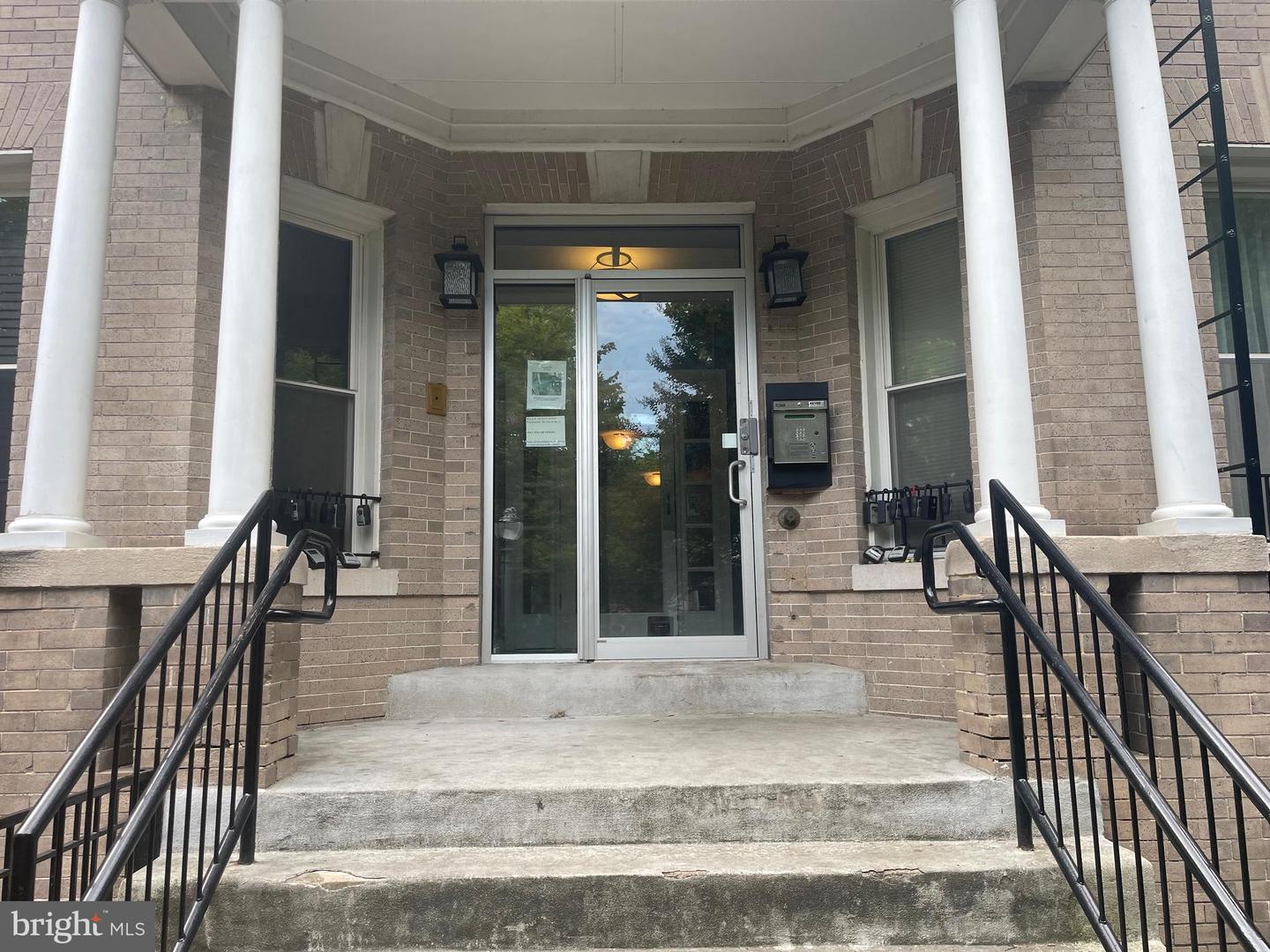 1108 COLUMBIA RD NW #102, WASHINGTON, District Of Columbia 20009, 2 Bedrooms Bedrooms, ,1 BathroomBathrooms,Residential,For sale,1108 COLUMBIA RD NW #102,DCDC2154548 MLS # DCDC2154548