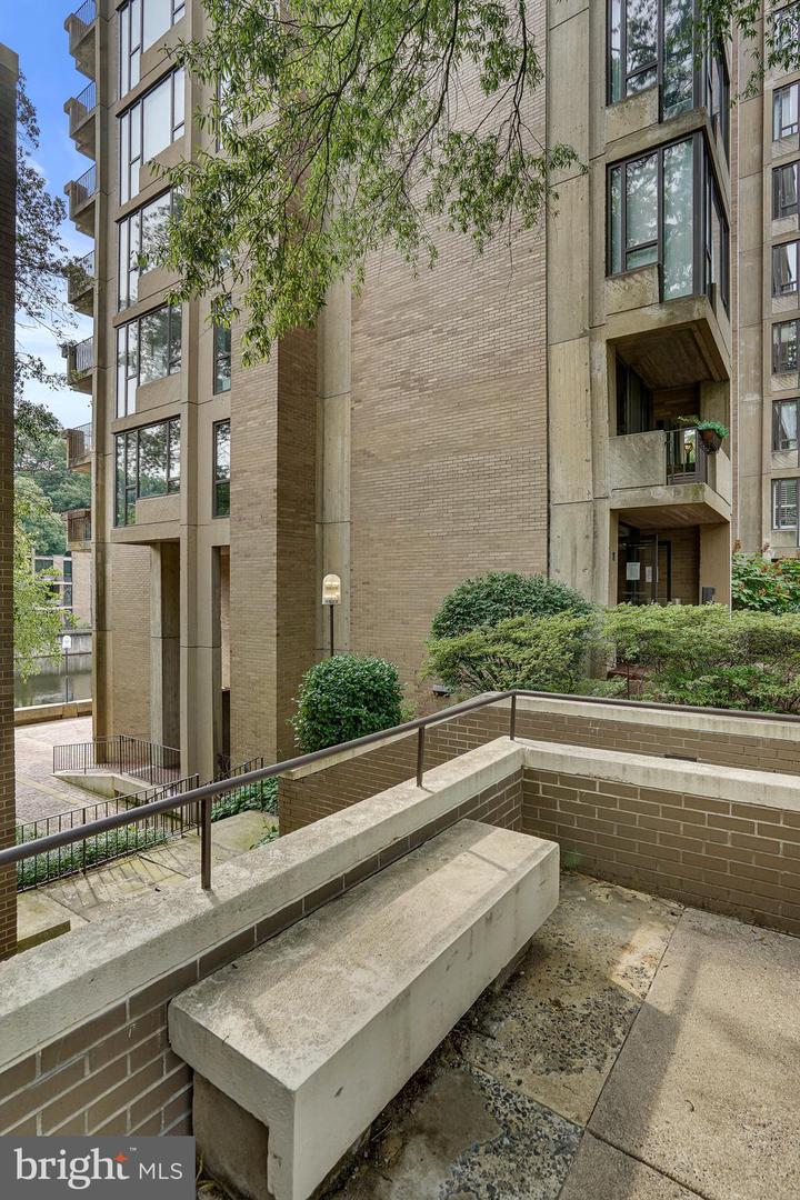 11400 WASHINGTON PLZ W #702, RESTON, Virginia 20190, 1 Bedroom Bedrooms, ,1 BathroomBathrooms,Residential,For sale,11400 WASHINGTON PLZ W #702,VAFX2198056 MLS # VAFX2198056