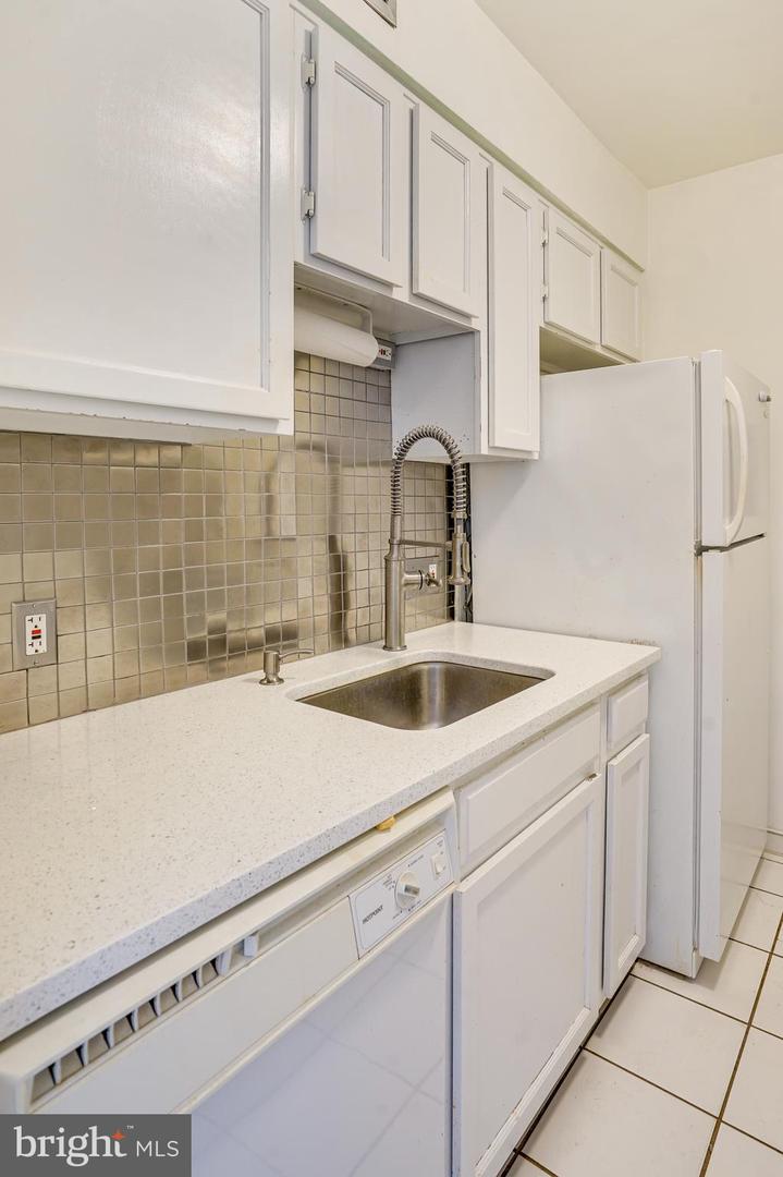 11400 WASHINGTON PLZ W #702, RESTON, Virginia 20190, 1 Bedroom Bedrooms, ,1 BathroomBathrooms,Residential,For sale,11400 WASHINGTON PLZ W #702,VAFX2198056 MLS # VAFX2198056