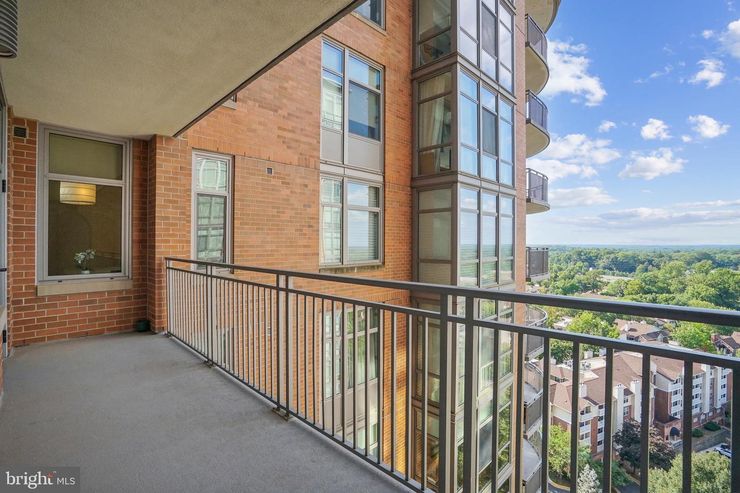 8220 CRESTWOOD HEIGHTS DR #1403, MCLEAN, Virginia 22102, 1 Bedroom Bedrooms, 4 Rooms Rooms,2 BathroomsBathrooms,Residential,For sale,8220 CRESTWOOD HEIGHTS DR #1403,VAFX2197354 MLS # VAFX2197354