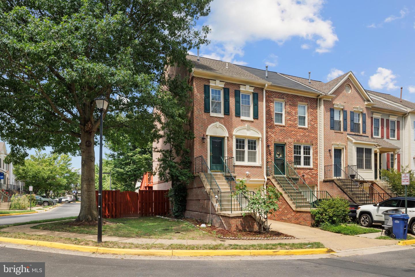 7826 COLONIAL SPRINGS BLVD, ALEXANDRIA, Virginia 22306, 3 Bedrooms Bedrooms, ,2 BathroomsBathrooms,Residential,For sale,7826 COLONIAL SPRINGS BLVD,VAFX2198042 MLS # VAFX2198042