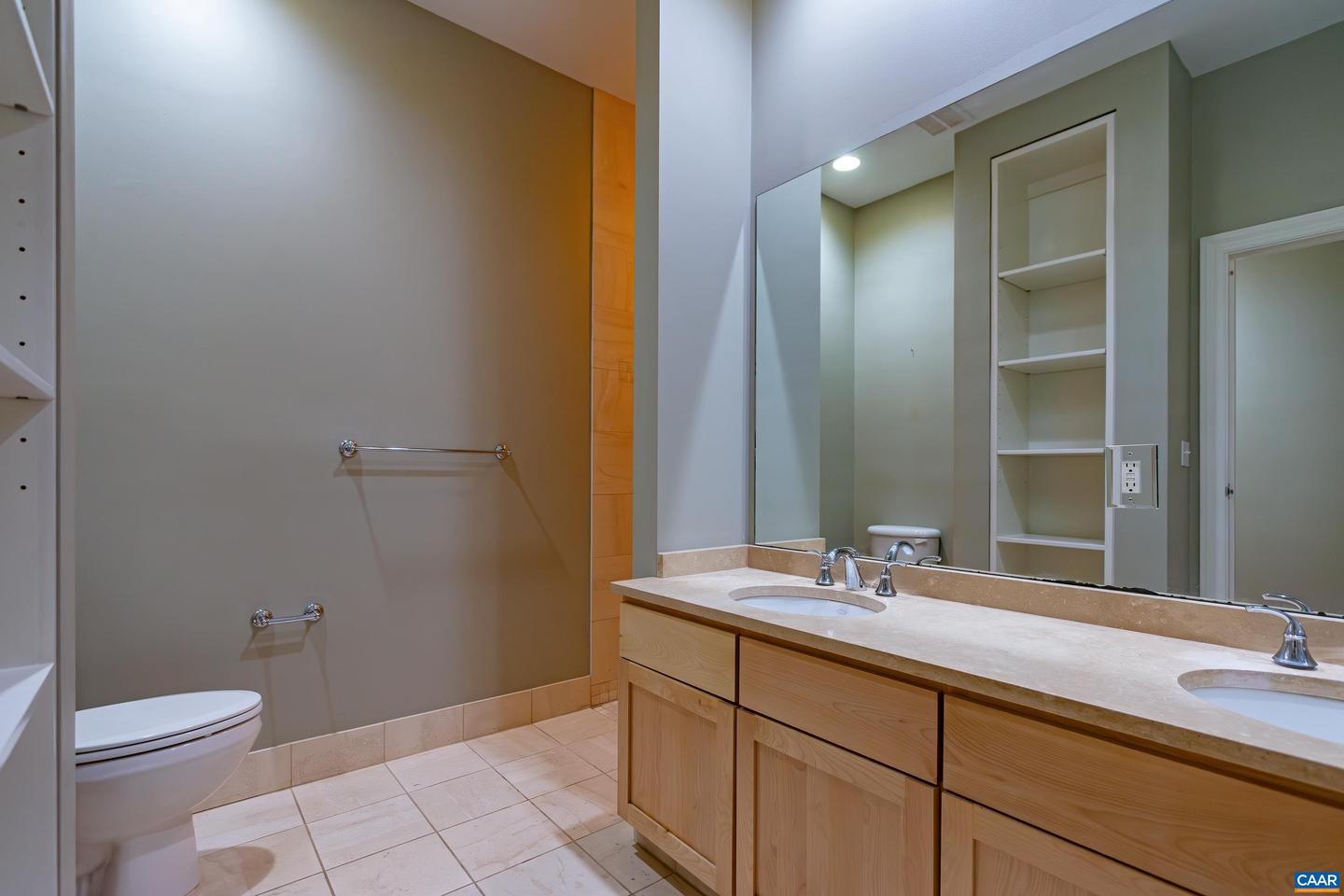 112 SE 5TH ST #3D, CHARLOTTESVILLE, Virginia 22902, 2 Bedrooms Bedrooms, ,2 BathroomsBathrooms,Residential,For sale,112 SE 5TH ST #3D,656160 MLS # 656160