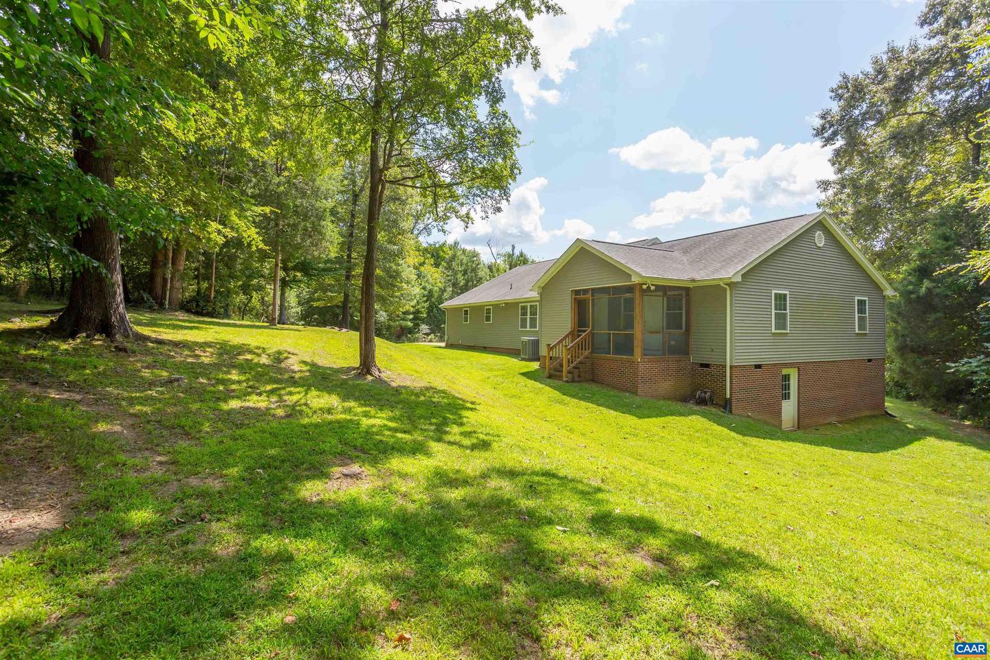 202 SMITH DR, FARMVILLE, Virginia 23901, 3 Bedrooms Bedrooms, ,2 BathroomsBathrooms,Residential,For sale,202 SMITH DR,656168 MLS # 656168
