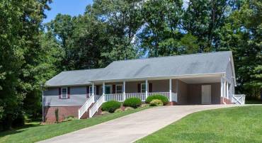 202 SMITH DR, FARMVILLE, Virginia 23901, 3 Bedrooms Bedrooms, ,2 BathroomsBathrooms,Residential,For sale,202 SMITH DR,656168 MLS # 656168