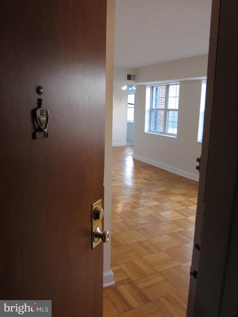 1336 N ODE ST #14, ARLINGTON, Virginia 22209, 1 Bedroom Bedrooms, 4 Rooms Rooms,1 BathroomBathrooms,Residential,For sale,1336 N ODE ST #14,VAAR2047944 MLS # VAAR2047944
