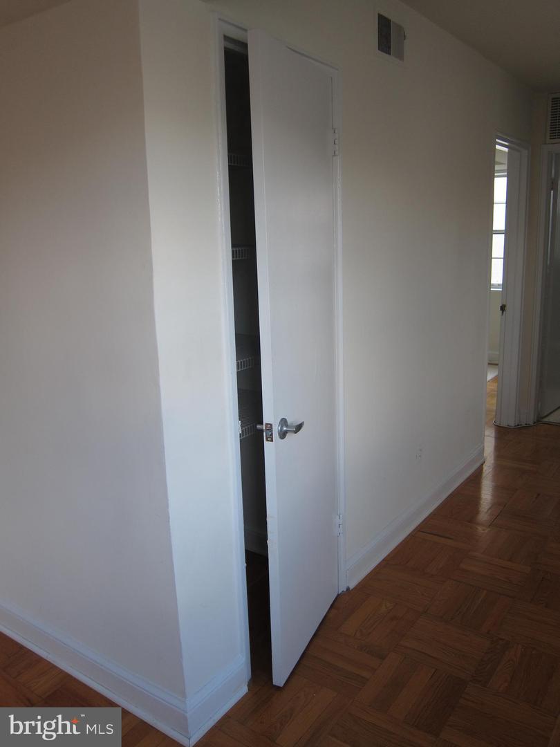 1336 N ODE ST #14, ARLINGTON, Virginia 22209, 1 Bedroom Bedrooms, 4 Rooms Rooms,1 BathroomBathrooms,Residential,For sale,1336 N ODE ST #14,VAAR2047944 MLS # VAAR2047944