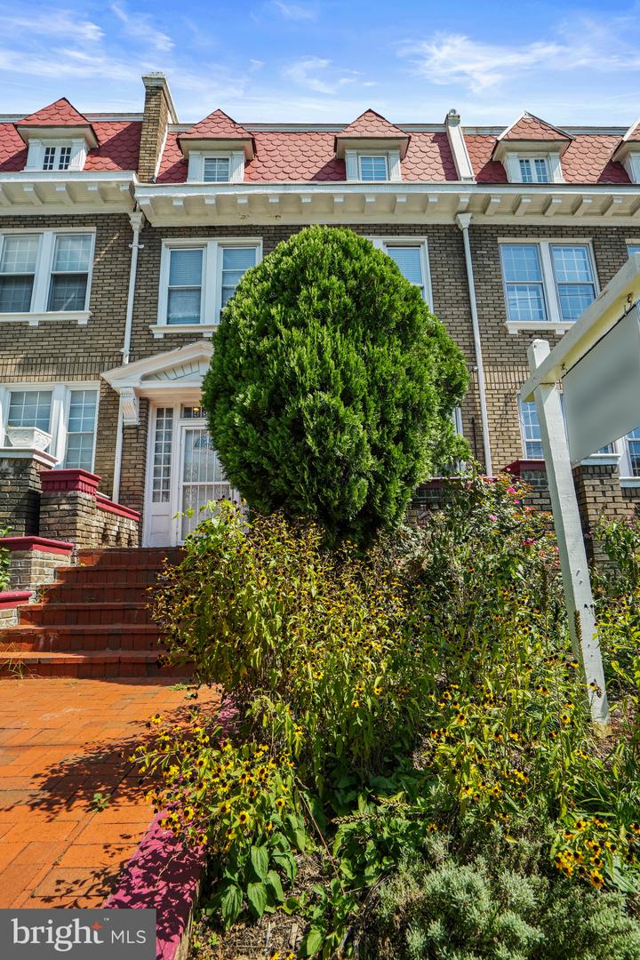 4519 15TH ST NW, WASHINGTON, District Of Columbia 20011, 3 Bedrooms Bedrooms, ,2 BathroomsBathrooms,Residential,For sale,4519 15TH ST NW,DCDC2156700 MLS # DCDC2156700