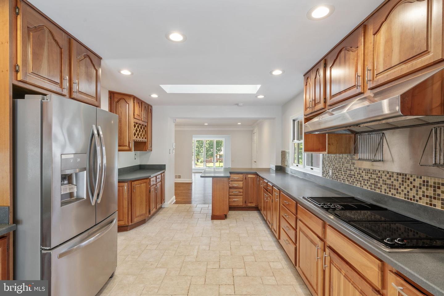 3404 SUNNY VIEW DR, ALEXANDRIA, Virginia 22309, 3 Bedrooms Bedrooms, ,2 BathroomsBathrooms,Residential,For sale,3404 SUNNY VIEW DR,VAFX2198926 MLS # VAFX2198926