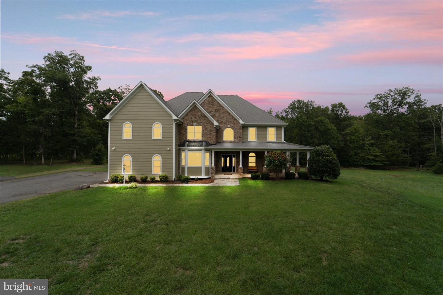 16600 DOMINION RESERVE CT, BROAD RUN, Virginia 20137, 6 Bedrooms Bedrooms, ,5 BathroomsBathrooms,Residential,For sale,16600 DOMINION RESERVE CT,VAPW2078206 MLS # VAPW2078206