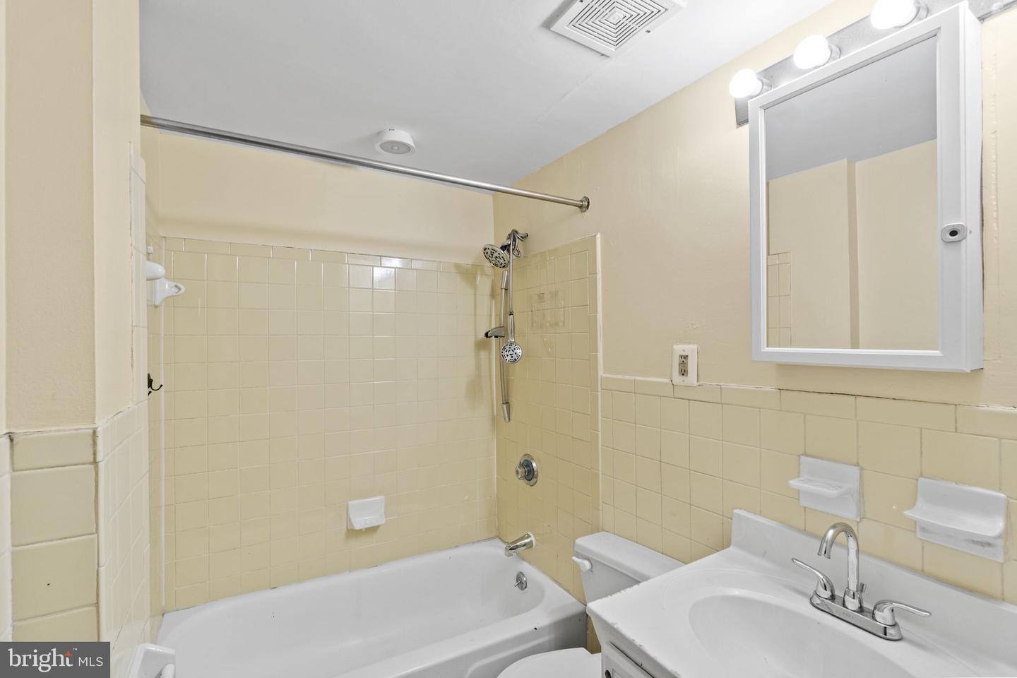 1440 W ST NW #206, WASHINGTON, District Of Columbia 20009, 1 Bedroom Bedrooms, ,1 BathroomBathrooms,Residential,For sale,1440 W ST NW #206,DCDC2157686 MLS # DCDC2157686