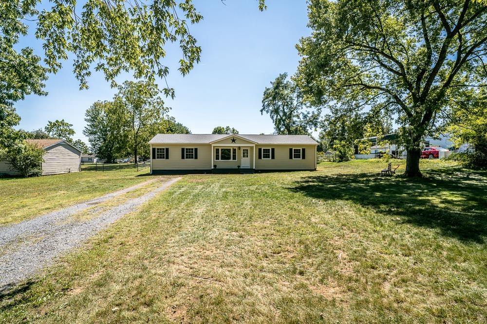 440 DRY BRANCH RD, CHURCHVILLE, Virginia 24421, 4 Bedrooms Bedrooms, ,2 BathroomsBathrooms,Residential,440 DRY BRANCH RD,656603 MLS # 656603