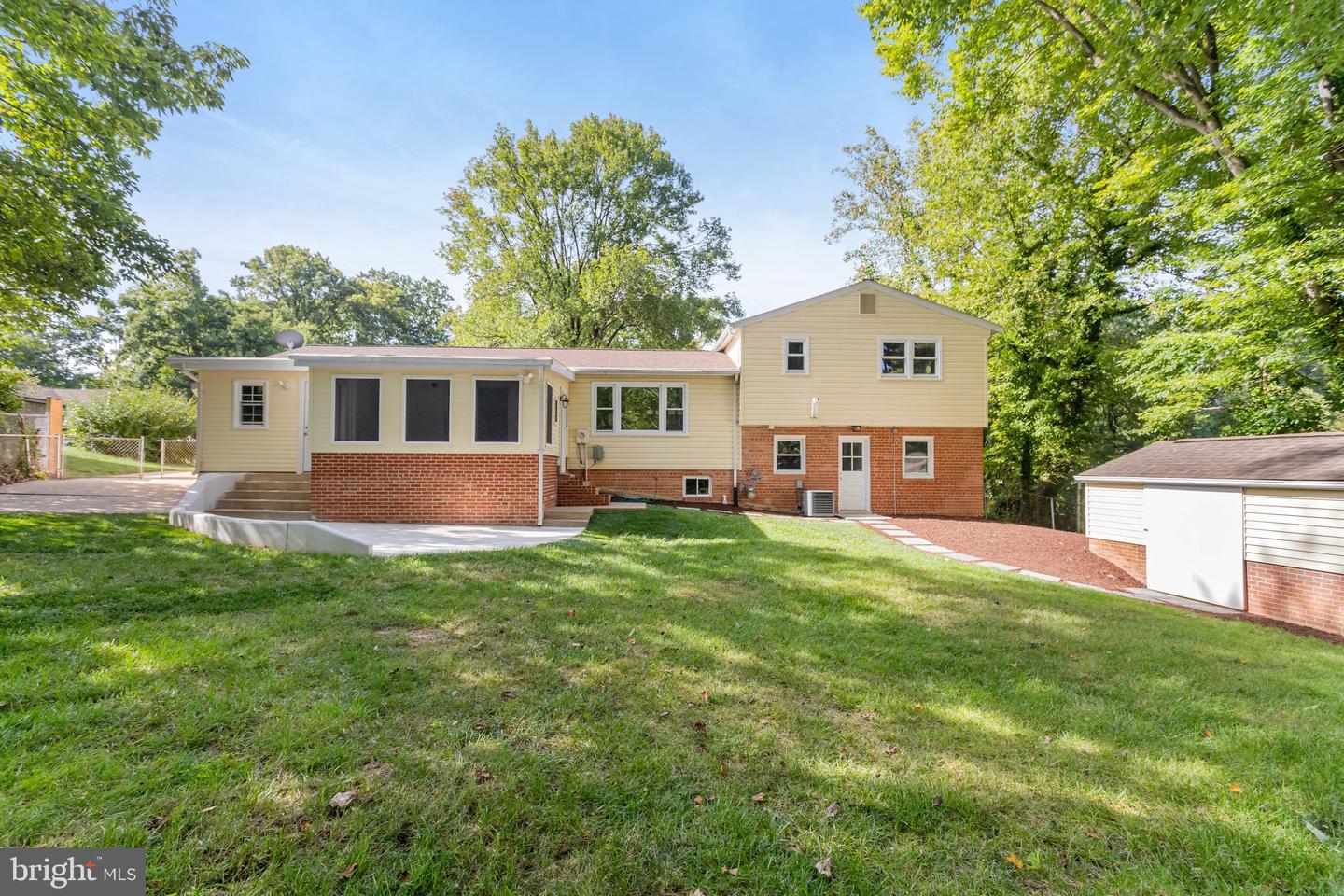 8810 SIDE SADDLE RD, SPRINGFIELD, Virginia 22152, 4 Bedrooms Bedrooms, ,2 BathroomsBathrooms,Residential,For sale,8810 SIDE SADDLE RD,VAFX2200030 MLS # VAFX2200030