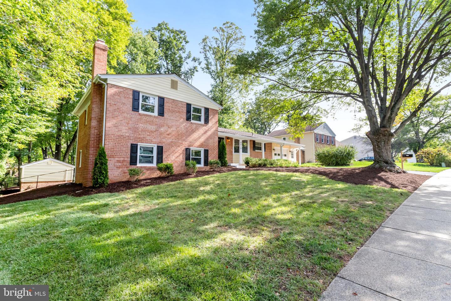 8810 SIDE SADDLE RD, SPRINGFIELD, Virginia 22152, 4 Bedrooms Bedrooms, ,2 BathroomsBathrooms,Residential,For sale,8810 SIDE SADDLE RD,VAFX2200030 MLS # VAFX2200030